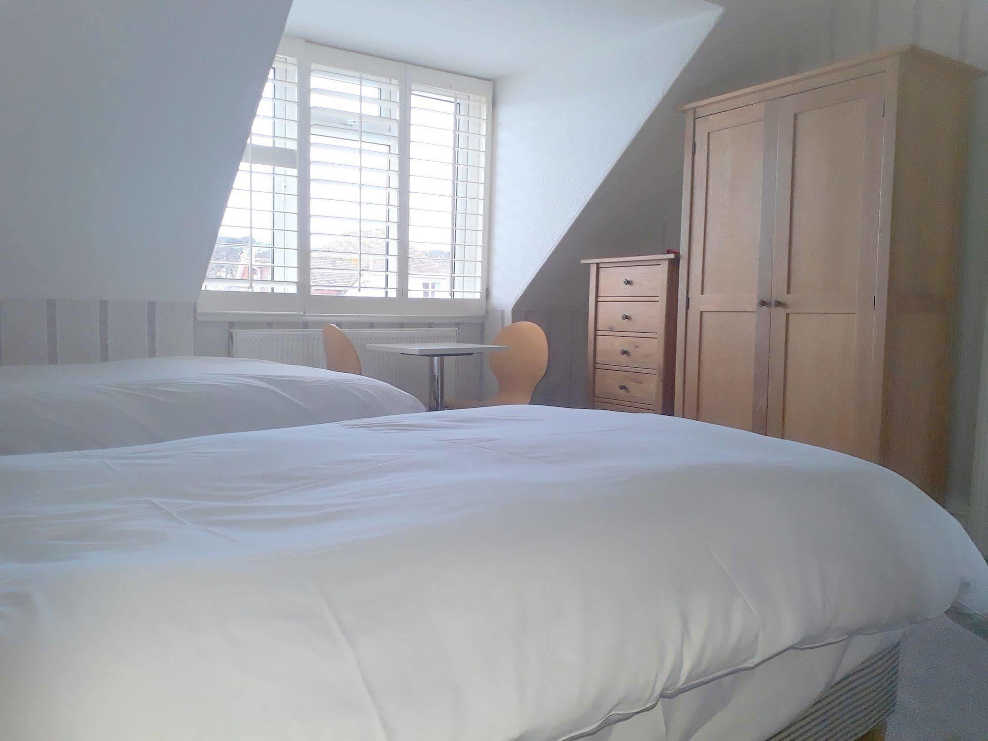 Crossroads Hotel Bornemouth Extérieur photo