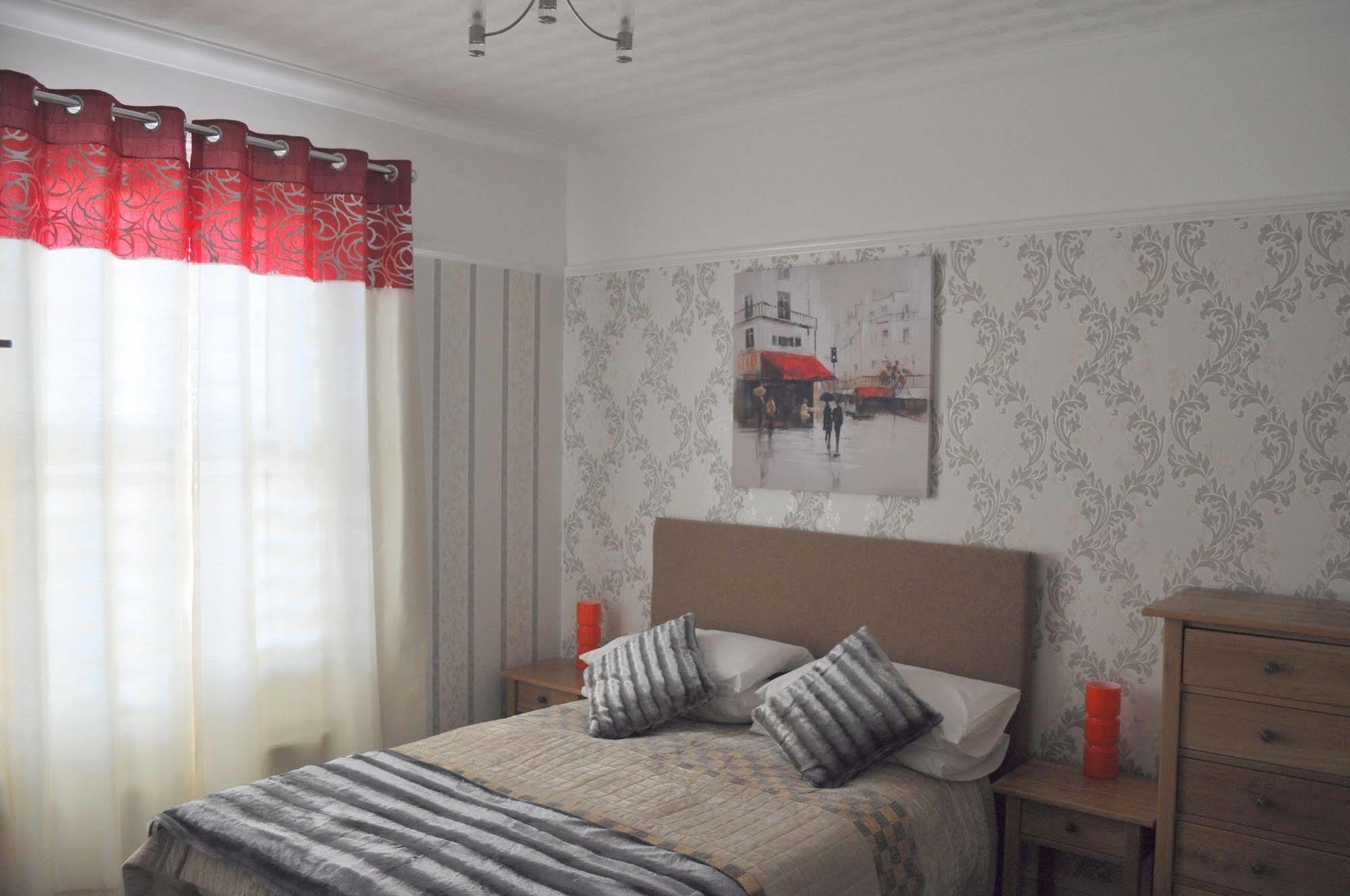 Crossroads Hotel Bornemouth Extérieur photo