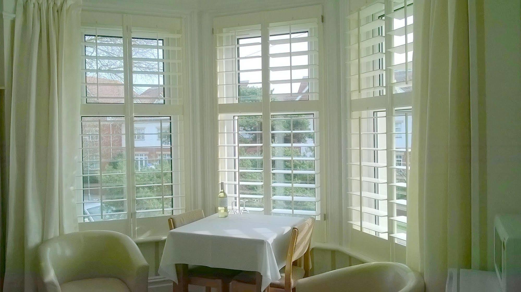 Crossroads Hotel Bornemouth Extérieur photo