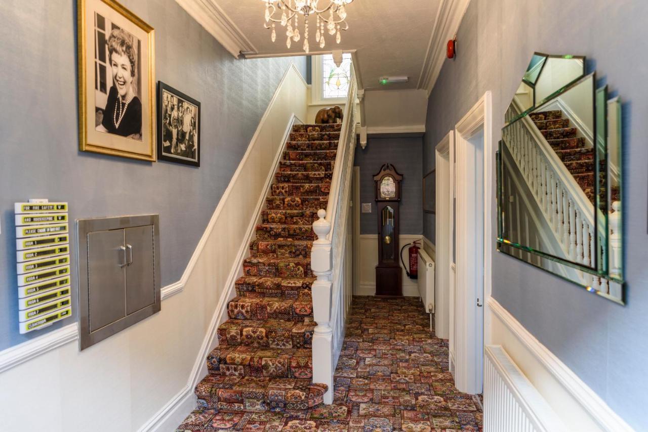 Crossroads Hotel Bornemouth Extérieur photo